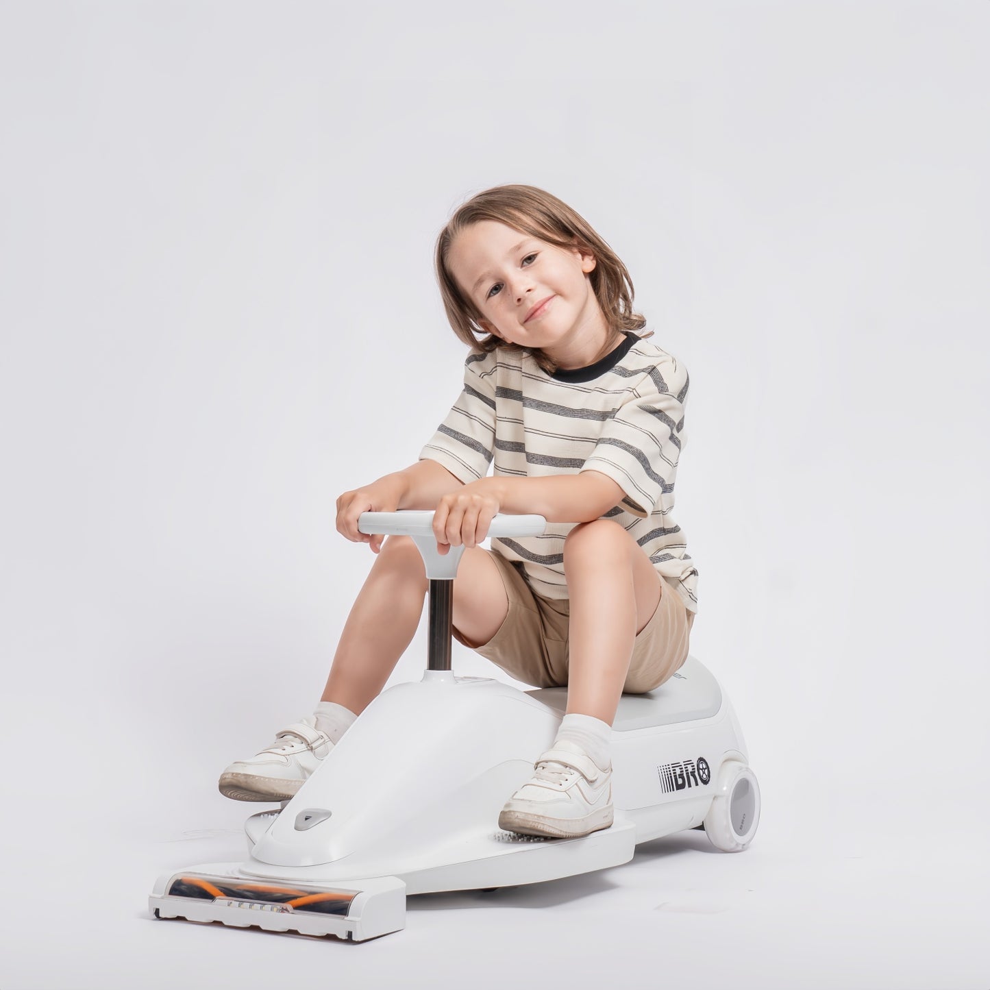 VroomClean™ – Le Porteur Aspirateur Interactif pour Enfants